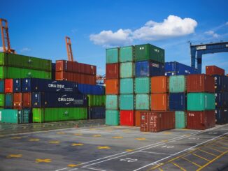 Sono entrati i vigore i dazi europei in 60 Paesi: Borse in forte calo