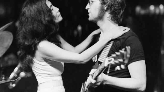 Al cinema Vittoria di Bra arriva: "One to One: John & Yoko"