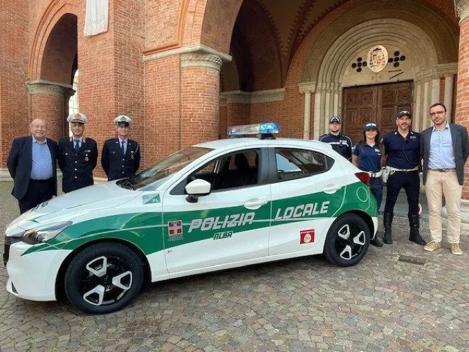 Alba / Vettura ibrida per la Polizia municipale: sostituisce un mezzo diesel Euro 4 1