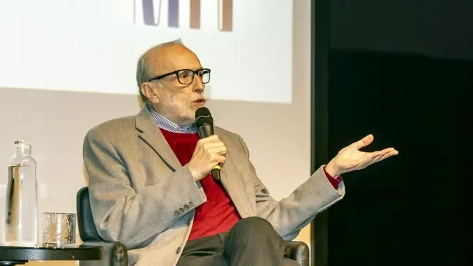 Carlo Petrini parla all'associazione Miroglio heritage