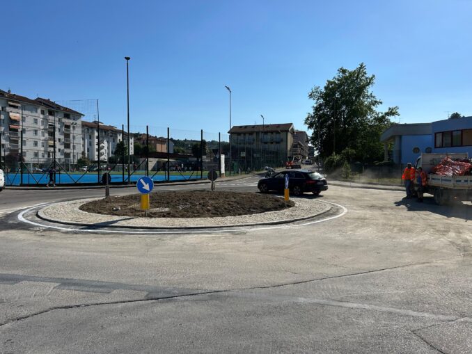 Alba: riapertura al traffico della rotatoria tra via Rio Misureto e via Verdi 1