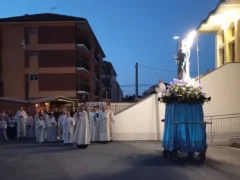 Grande partecipazione alla processione di Maria Ausiliatrice dai Salesiani di Bra 2