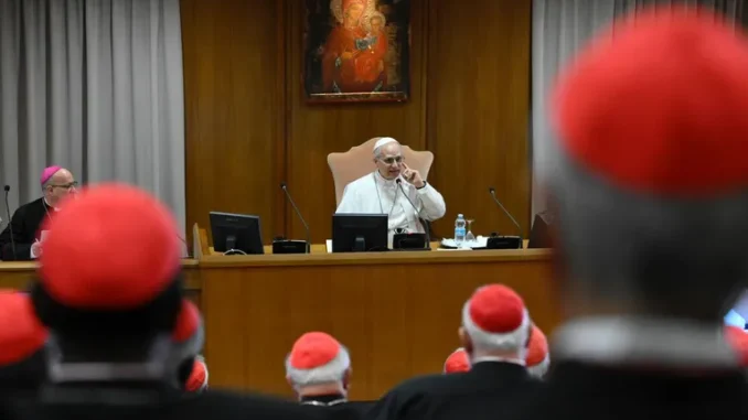 Papa Leone XIV incontra i cardinali e spiega la scelta del nome