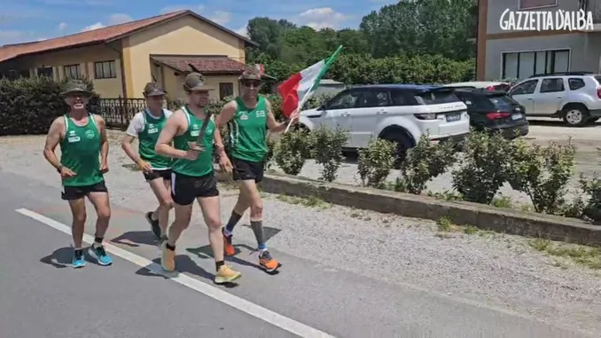 Alpini in Langa / Partita la staffetta tra Alba e Monforte per il raduno