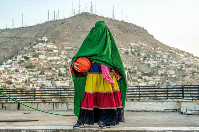 R-Women, foto di donne afghane che vivono sotto il regime talebano 2