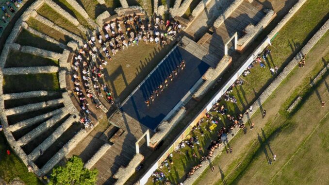 Le Ferie di Augusto: teatro e storia sotto le stelle