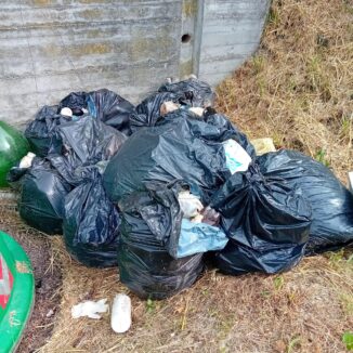 Castiglione Falletto / Scarica 10 sacchi di rifiuti, responsabile individuato con la videosorveglianza