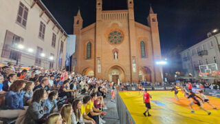 Estathé 3x3 Italia Street basket: incontri e acrobazie fino a tarda notte