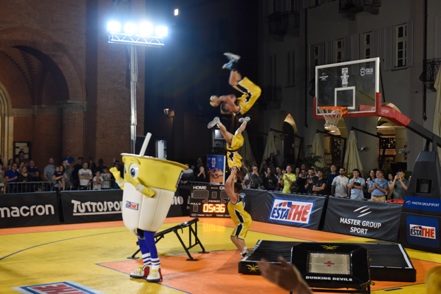 Estathé 3x3 Italia Street basket: incontri e acrobazie fino a tarda notte 13