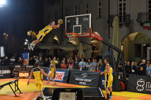 Estathé 3x3 Italia Street basket: incontri e acrobazie fino a tarda notte 19