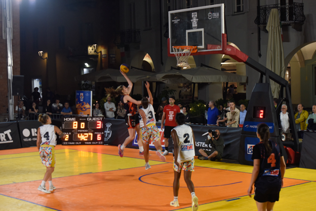 Estathé 3x3 Italia Street basket: incontri e acrobazie fino a tarda notte 24