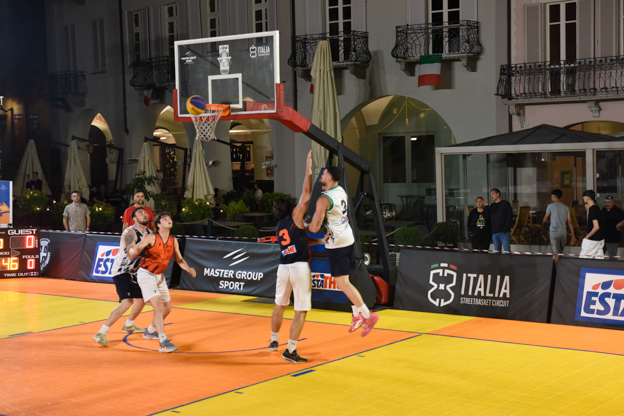Estathé 3x3 Italia Street basket: incontri e acrobazie fino a tarda notte 33