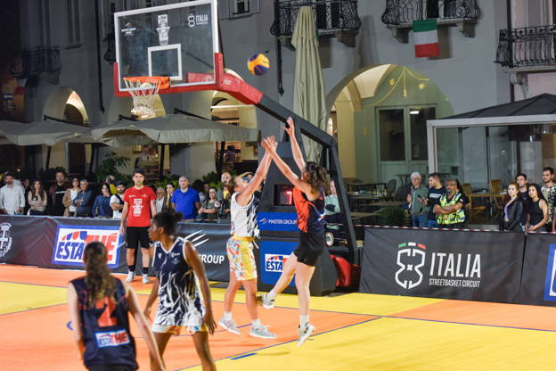 Estathé 3x3 Italia Street basket: incontri e acrobazie fino a tarda notte 45