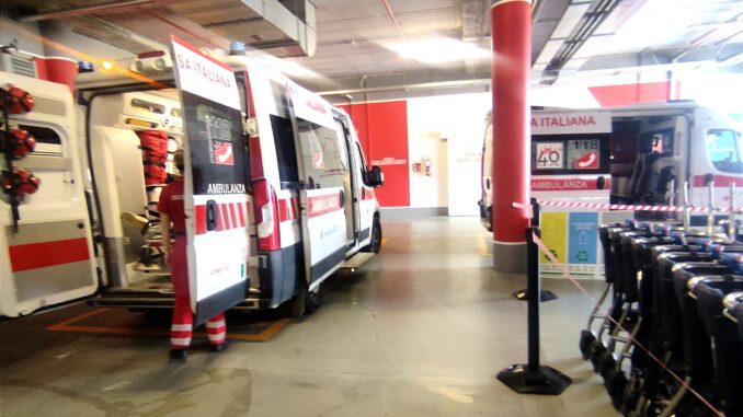 Schianto nella notte ad Alba: muore un ragazzo, quattro feriti