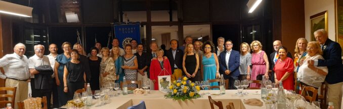 Il Rotary Club Canale Roero chiude l’Anno Rotariano 2024-2025 tra bilanci, nuovi ingressi e pas-saggi di testimone 21