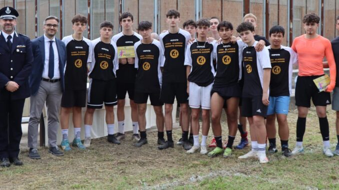 Sport e inclusione nel carcere di Alba: il torneo “Vigneto Valelapena” unisce studenti, agenti e detenuti