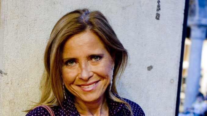 Una voce grottesca e raffinata tra gli alberi di Fontanafredda: arriva Rosa Matteucci