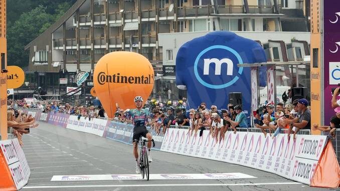 Giro Next gen, a Prato Nevoso vince Novak, ma Tuckwell difende la maglia rosa 1