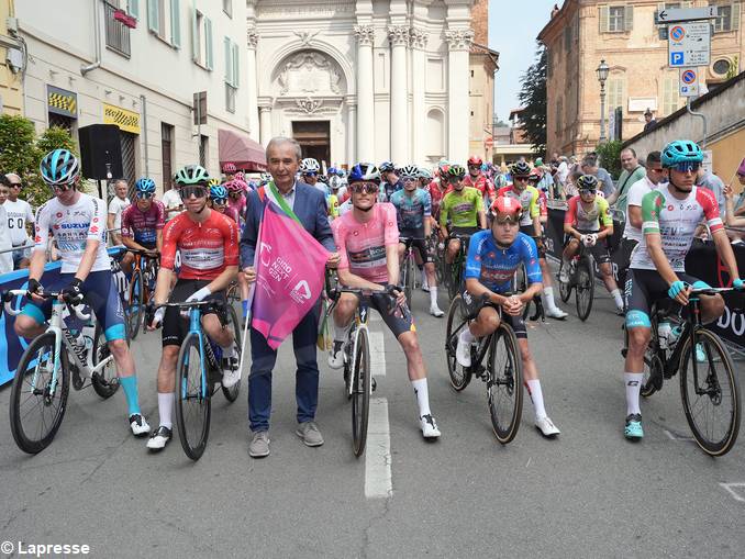 Giro Next gen, a Prato Nevoso vince Novak, ma Tuckwell difende la maglia rosa