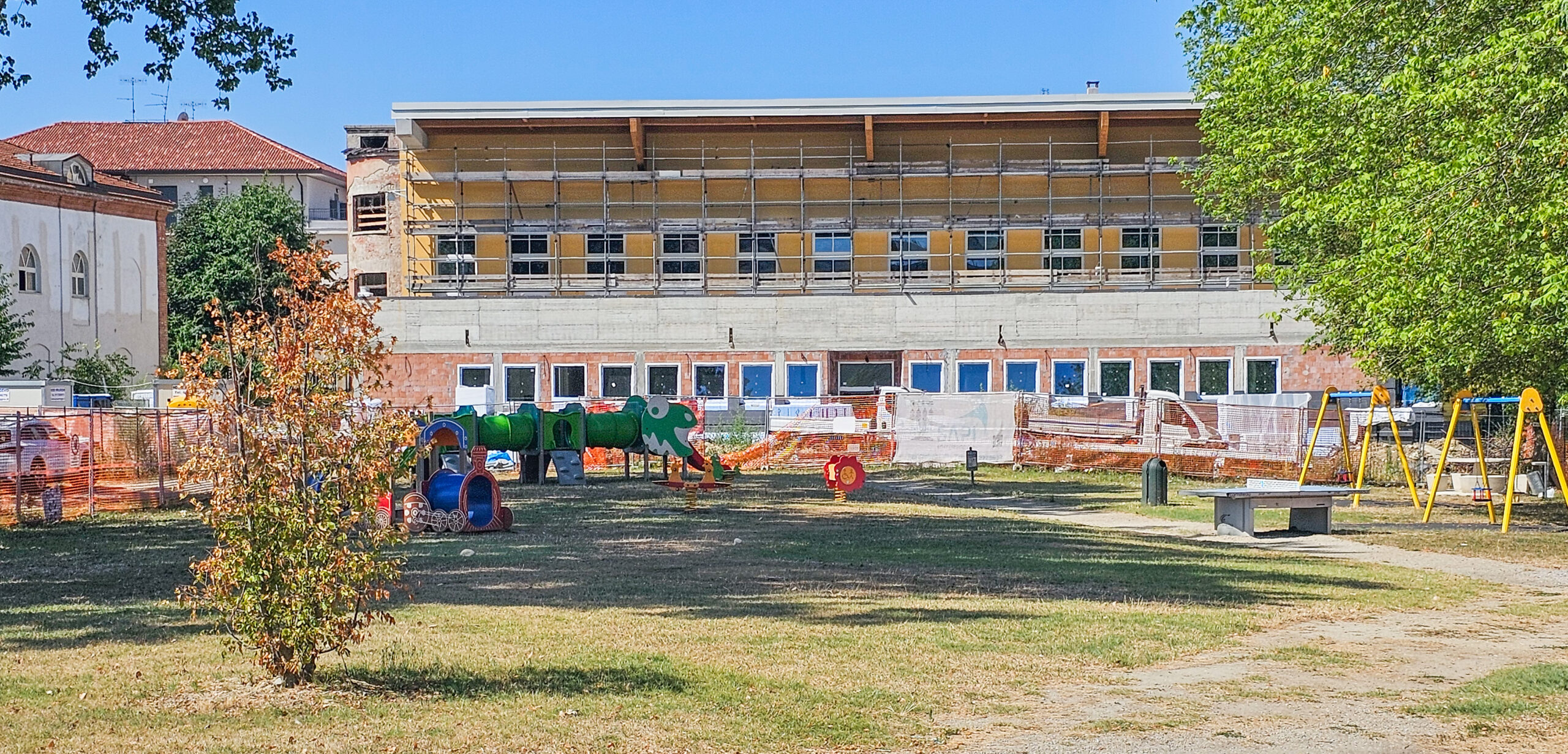 Il reportage / Nei parchi albesi, dove non si può giocare 10