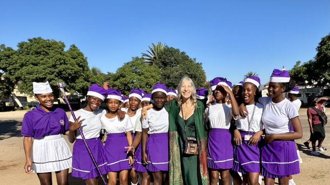 La storia / Prosegue in Africa il giro del mondo iniziato da nonna Savina