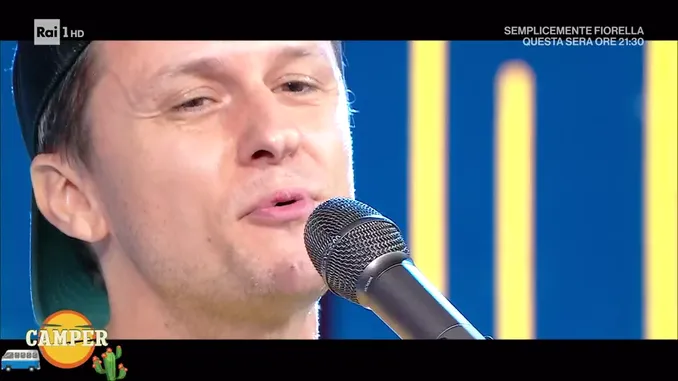Il cantautore astigiano Andrea Cerrato sbarca a Camper sul Rai 1