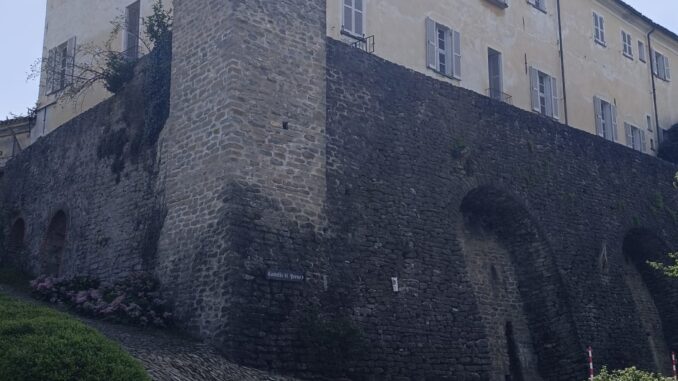 Al castello di Perno con