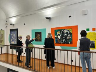 Sostituiti i pannelli della mostra di Pinot Gallizio: proseguono le passeggiate per scoprire l'artista 1