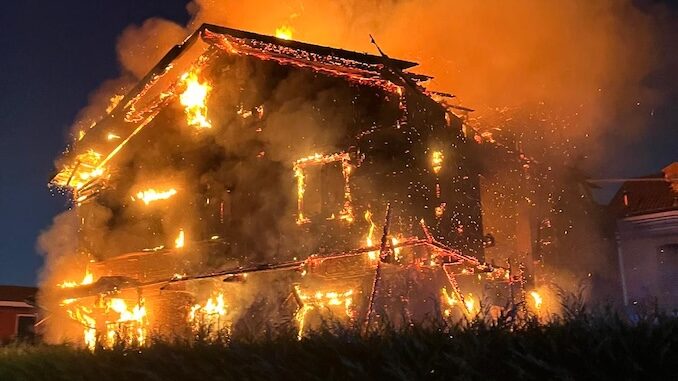 Cherasco: incendio in un'abitazione di strada Corno, pompieri al lavoro