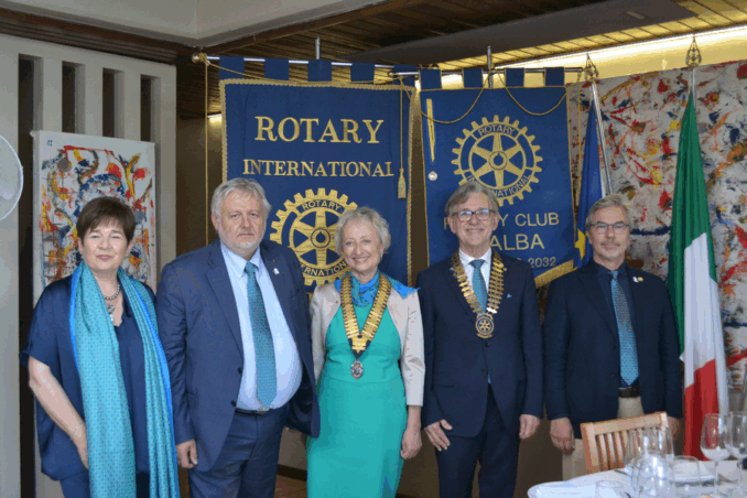 Il Rotary Club Alba ospita il governatore Luigi Gentile e accoglie due nuove socie 3
