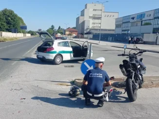 Bra / Tamponamento tra moto e auto, centauro trasportato a Verduno
