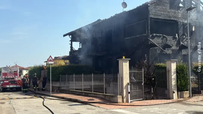 incendio cherasco 3 casa distrutta dal fuoco a Cherasco