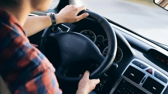 Alcolock in auto per chi è recidivo alla guida in stato d'ebbrezza: c'è il decreto