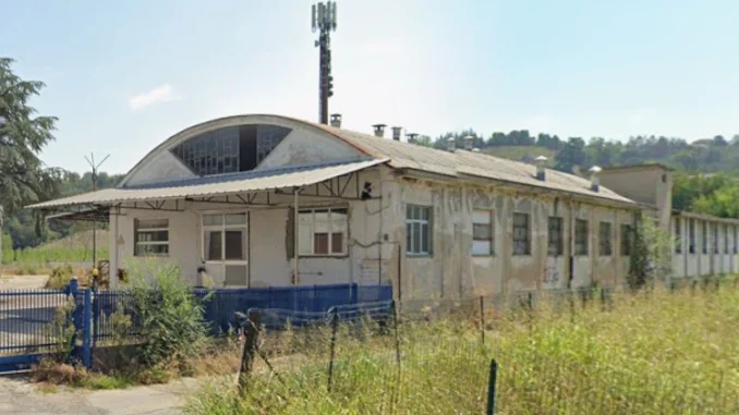 Centrale latte Alba Nove braccianti, stranieri e regolari, dormivano nella ex Centrale del latte di Alba