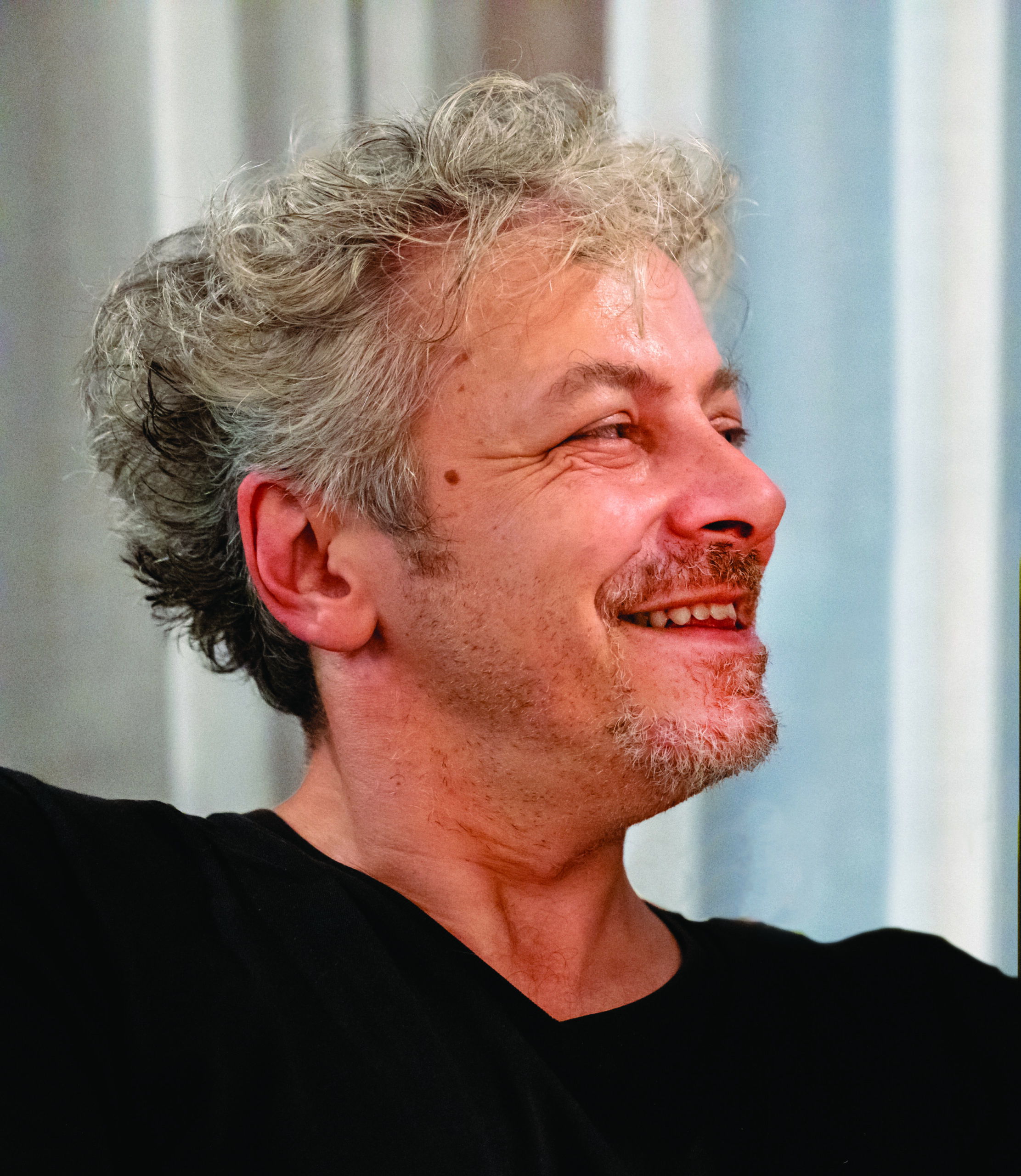 L'anticipazione / Enzo Mastrangelo sarà il pittore del Palio 2025