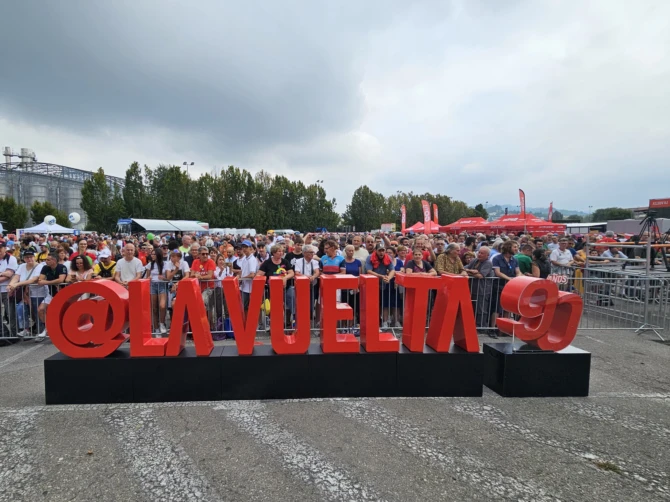 Vuelta / È il giorno della tappa Alba-Limone Piemonte 3
