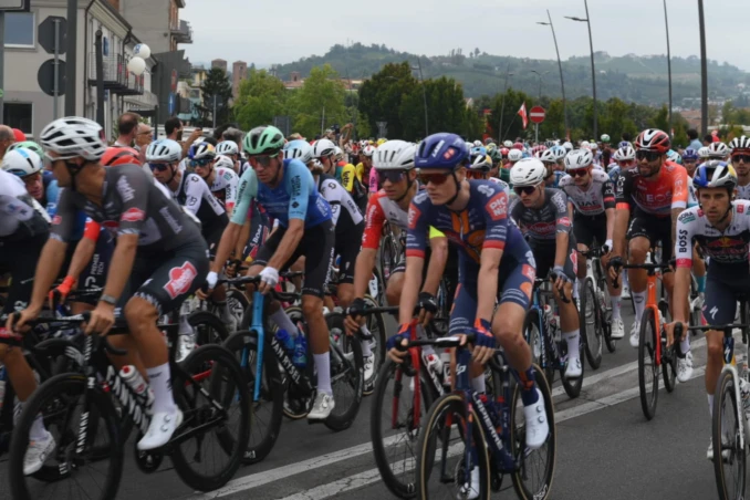 Vuelta / È il giorno della tappa Alba-Limone Piemonte 24