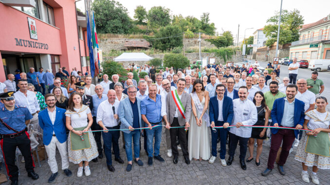 Inaugurazione Fiera Nazionale Cortemilia Inaugurata con una straordinaria partecipazione di ospiti la 71ª Fiera nazionale della nocciola di Cortemilia