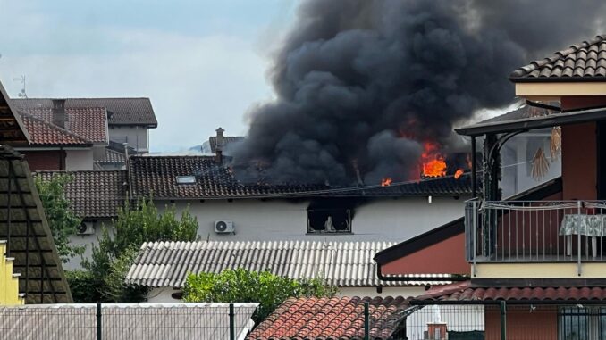 Incendio a Cherasco: magazzino in fiamme nella frazione Cappellazzo 1