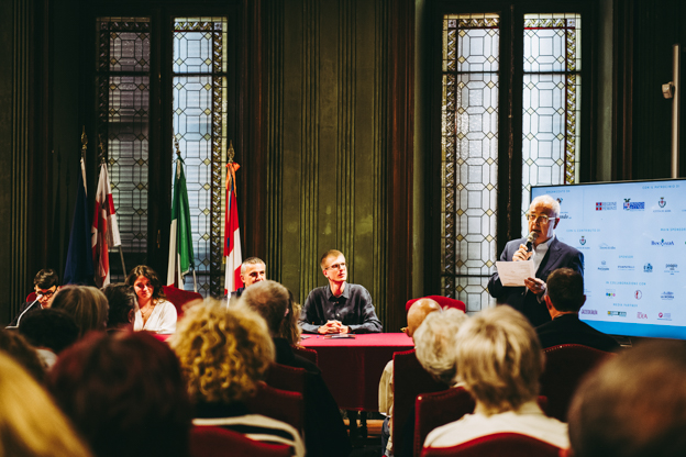 Profondo umano: con Maura Del Serra, in sala Riolfo, domani la poesia ...