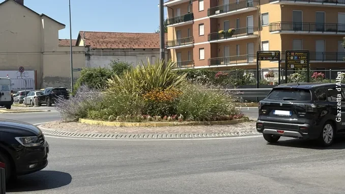 Lunedì 4 agosto inizia il cantiere per rifare la rotonda di strada Orti a Bra