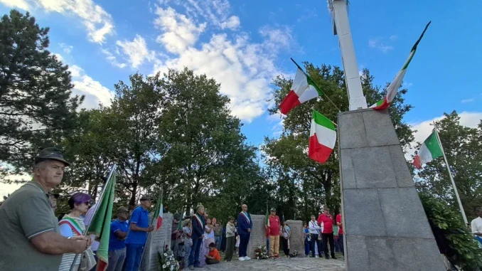 croce luminosa monta1 Montà ricorda gli Alpini caduti in Russia con una cerimonia alla Croce luminosa 3