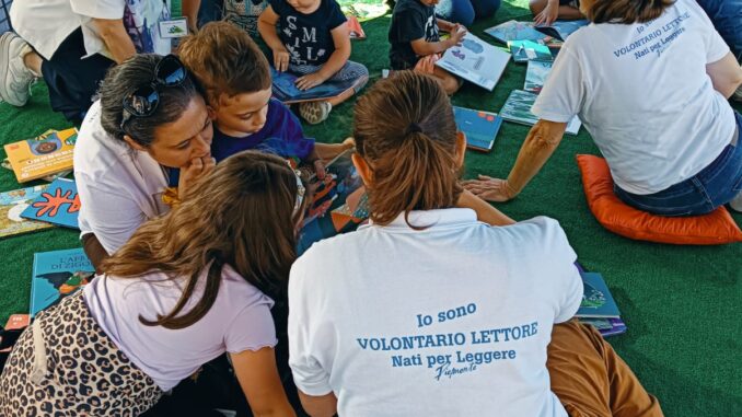 “Una storia tira l’altra”, letture animate ad Alba