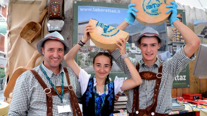Il programma: Per 4 giorni nel mondo  del formaggio a latte  crudo sotto la Zizzola