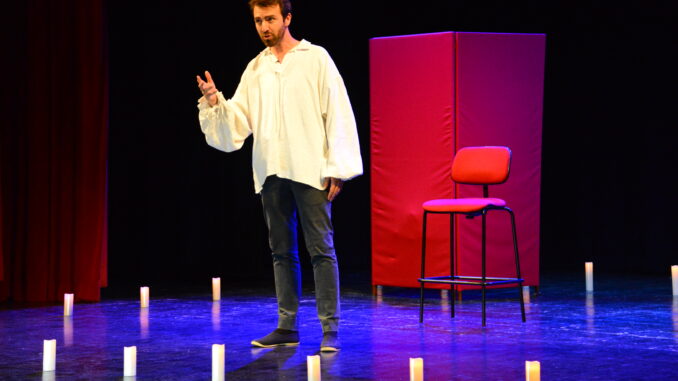 Profondo umano: la magia della commedia dell'arte sul palco con Paolo Tibaldi