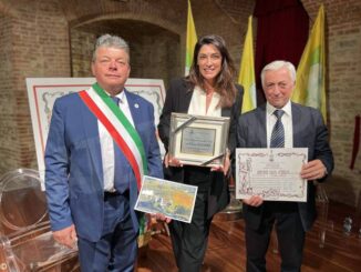 Dogliani: i premi  Schi-na cinà assegnati a Elisa Isoardi e Alessandro Asto