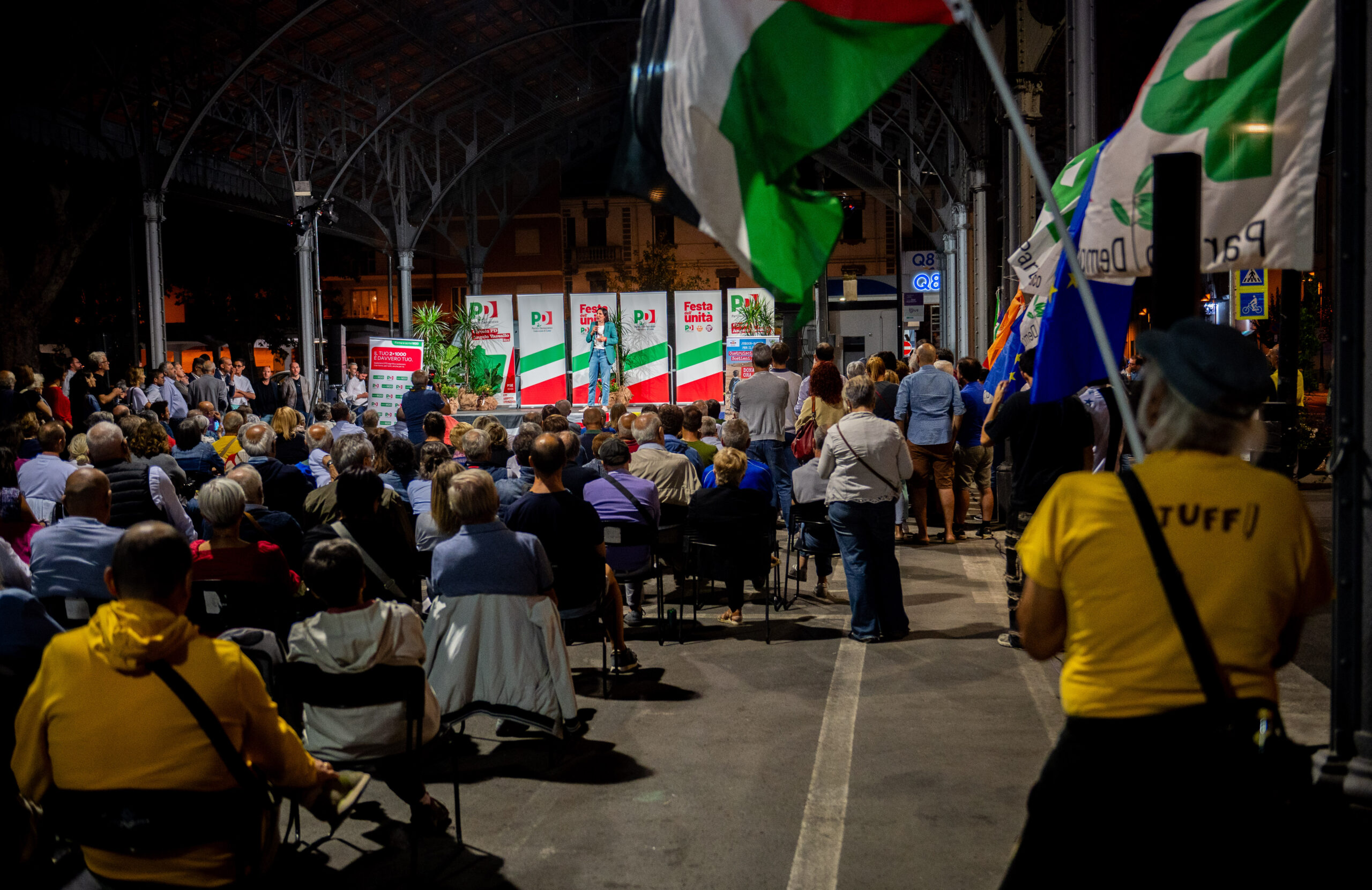 Elly Schlein riempie piazza Giolitti a Bra: pace, lavoro, sanità e diritti i temi centrali (FOTO E VIDEO) 7
