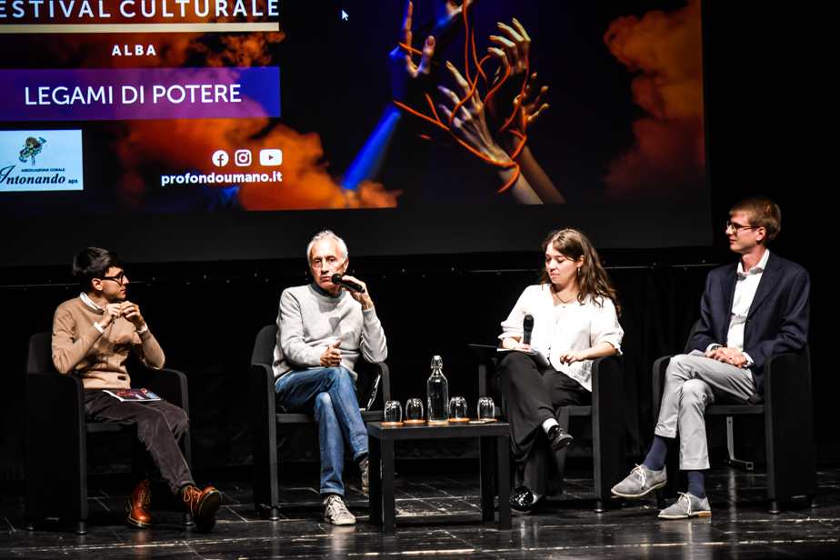 Marco Travaglio ad Alba: riflessioni su stampa e potere 8