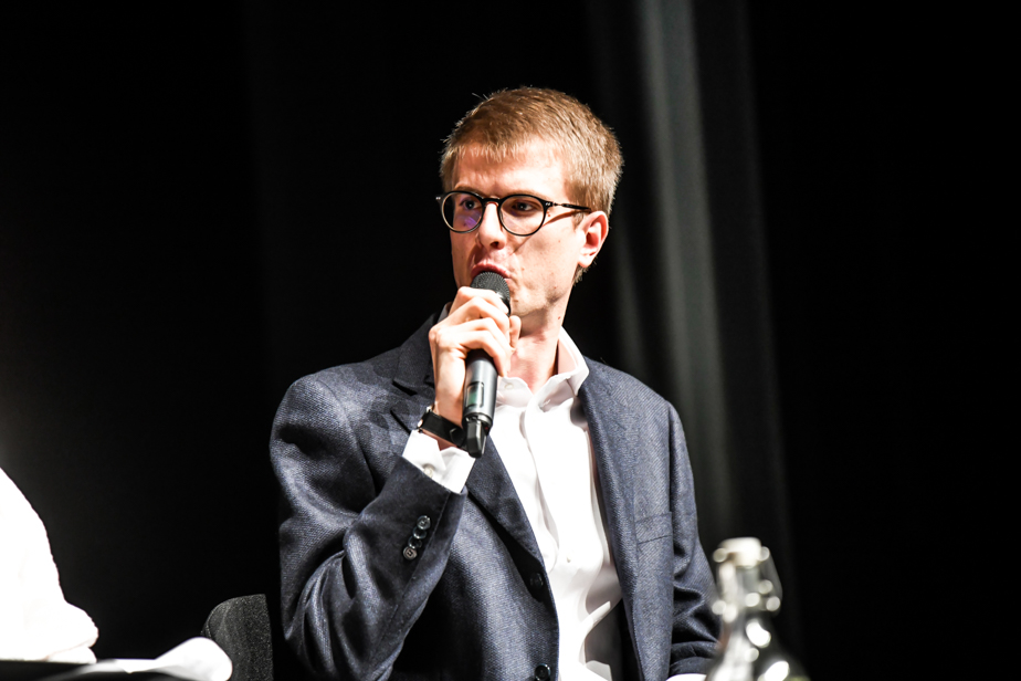 Marco Travaglio ad Alba: riflessioni su stampa e potere 11