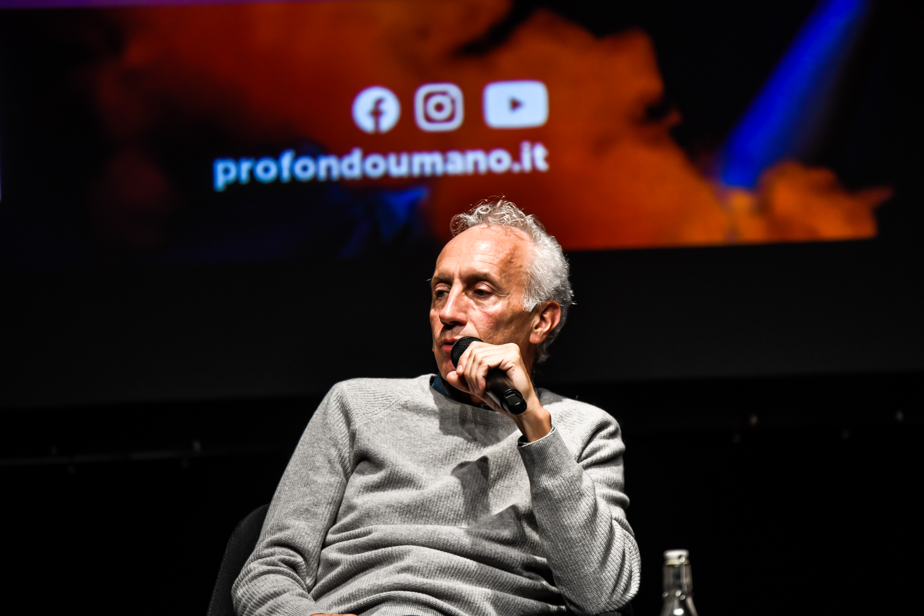 Marco Travaglio ad Alba: riflessioni su stampa e potere 14